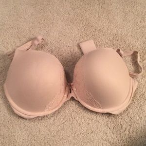 Tan Victoria’s Secret bra